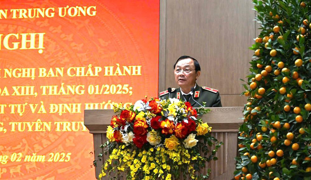 Thiếu tướng Đặng Ngọc Bách, Phó Cục trưởng Cục Công tác đảng và công tác chính trị định hướng tuyên truyền thời gian tới. Thiếu tướng Đặng Ngọc Bách, Phó Cục trưởng Cục Công tác đảng và công tác chính trị định hướng tuyên truyền thời gian tới.