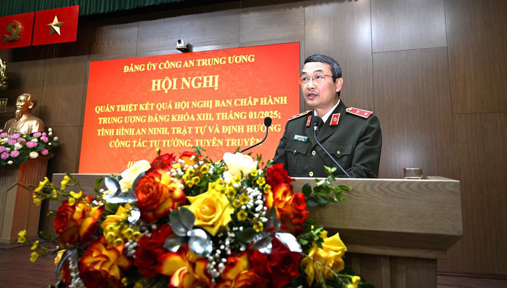 Trung tướng Nguyễn Ngọc Toàn, Cục trưởng Cục Công tác đảng và công tác chính trị quán triệt Hướng dẫn của Đảng ủy CATW về công tác tư tưởng, tuyên truyền Trung tướng Nguyễn Ngọc Toàn, Cục trưởng Cục Công tác đảng và công tác chính trị quán triệt Hướng dẫn của Đảng ủy CATW về công tác tư tưởng, tuyên truyền