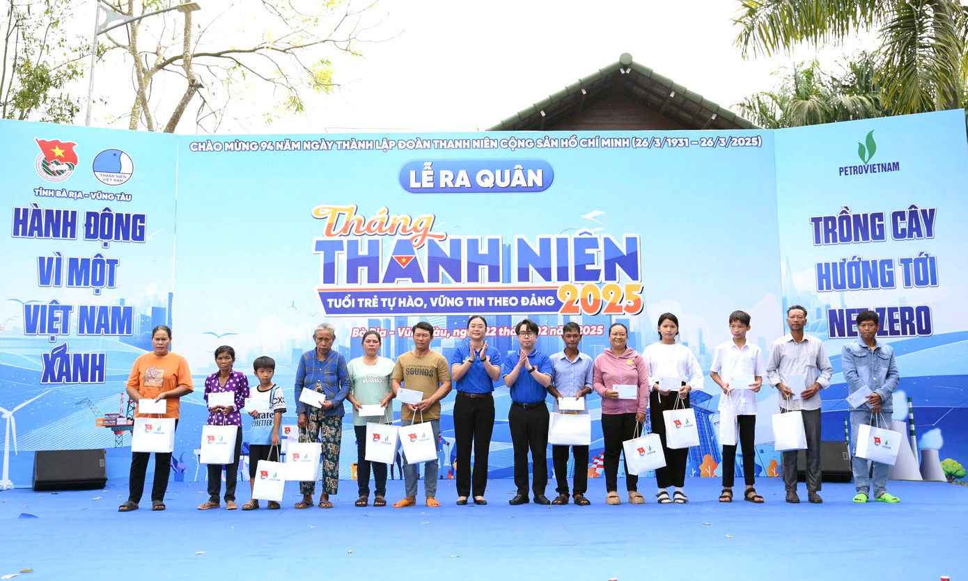 Nhiều suất quà được trao tặng trong chương trình. Ảnh: TĐBR-VT Nhiều suất quà được trao tặng trong chương trình. Ảnh: TĐBR-VT