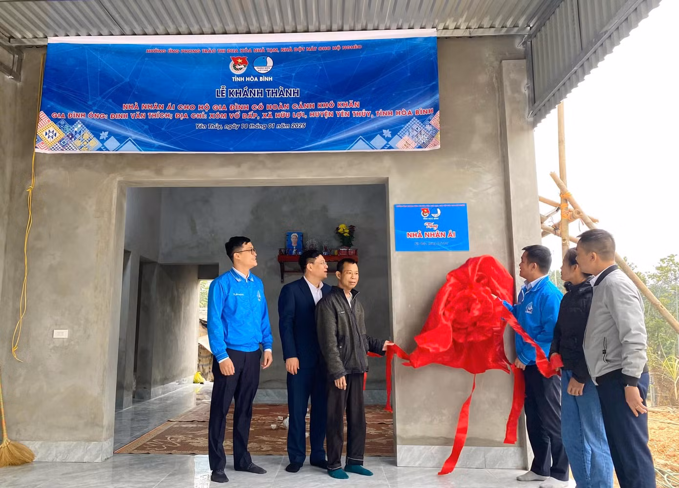 Tuổi trẻ Hoà Bình triển khai cuộc vận động xóa nhà tạm, nhà dột nát. Ảnh: TĐHB