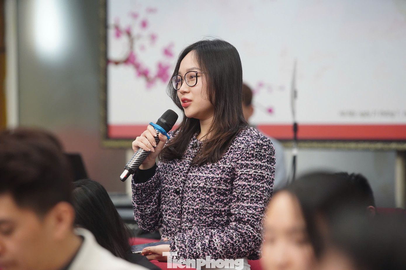 Ban Tổ chức đã nhận được nhiều câu hỏi, trao đổi từ phóng viên nhiều cơ quan thông tấn báo chí về nội dung liên quan tới công tác tổ chức đề cử, tiêu chí xét chọn; số lượng đề cử trong các lĩnh vực đề cử giải thưởng; công tác khuyến khích, đồng hành với các gương sau tuyên dương...