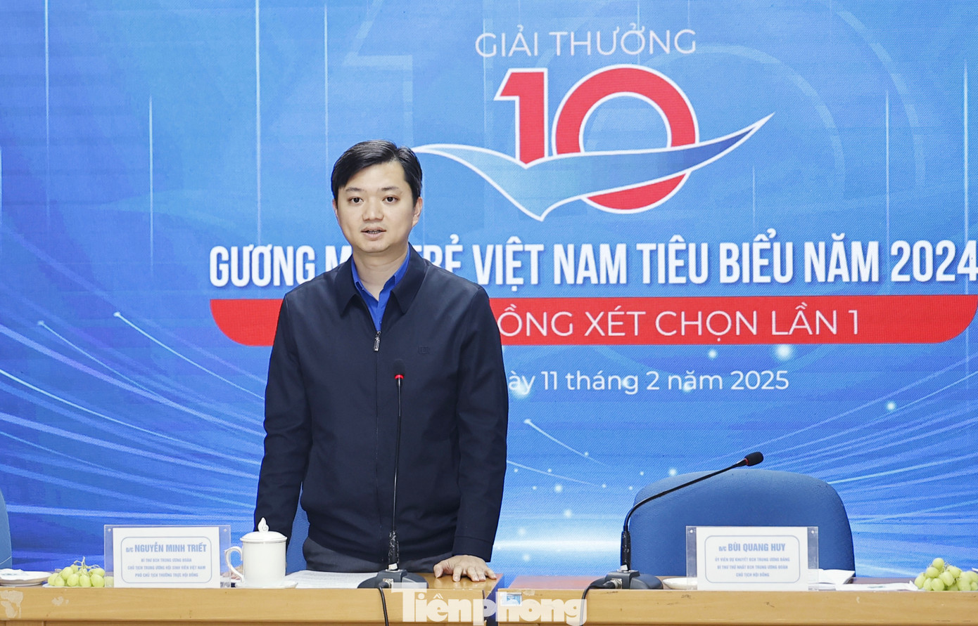 Anh Nguyễn Minh Triết phát biểu tại phiên họp. Anh Nguyễn Minh Triết phát biểu tại phiên họp.