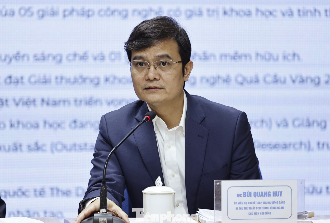 Anh Bùi Quang Huy điều hành phiên họp Hội đồng xét tặng Giải thưởng Gương mặt trẻ Việt Nam tiêu biểu năm 2024 lần thứ 1. Anh Bùi Quang Huy điều hành phiên họp Hội đồng xét tặng Giải thưởng Gương mặt trẻ Việt Nam tiêu biểu năm 2024 lần thứ 1.