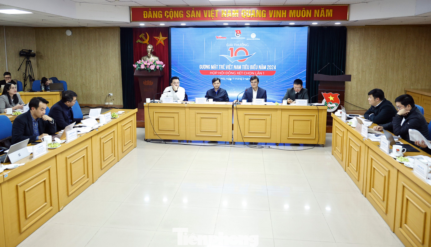 Hội đồng xét tặng Giải thưởng Gương mặt trẻ Việt Nam tiêu biểu năm 2024 lần thứ 1. Hội đồng xét tặng Giải thưởng Gương mặt trẻ Việt Nam tiêu biểu năm 2024 lần thứ 1.