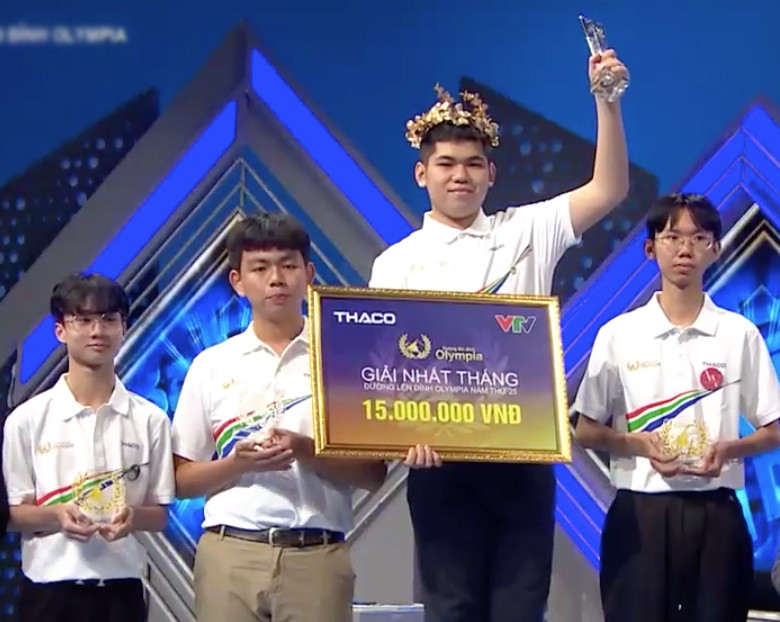 Nam sinh Nguyễn Duy Anh giành vòng nguyệt quế trận thi tháng 1 quý II Đường lên đỉnh Olympia 25. Nam sinh Nguyễn Duy Anh giành vòng nguyệt quế trận thi tháng 1 quý II Đường lên đỉnh Olympia 25.