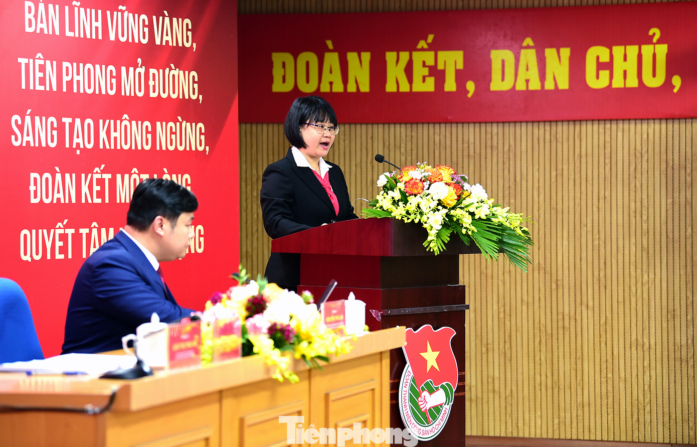 Chị Lưu Thị Thu Hà trình bày quy chế và chương trình làm việc Đại hội. Ảnh: Xuân Tùng Chị Lưu Thị Thu Hà trình bày quy chế và chương trình làm việc Đại hội. Ảnh: Xuân Tùng