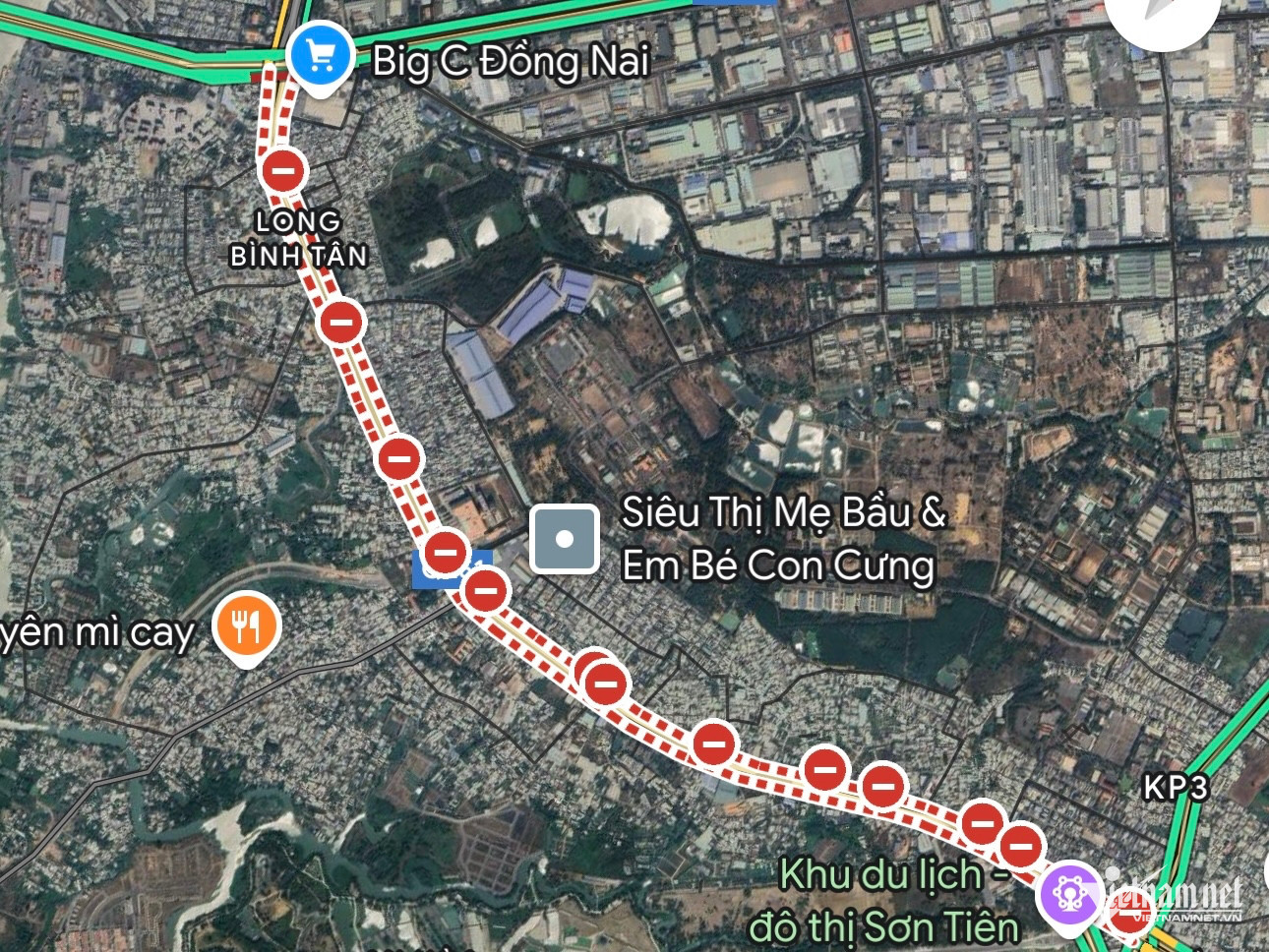 Hình ảnh tuyến đường quốc lộ 51 bị đóng hiển thị trên ứng dụng Google Maps. Ảnh chụp màn hình Hình ảnh tuyến đường quốc lộ 51 bị đóng hiển thị trên ứng dụng Google Maps. Ảnh chụp màn hình
