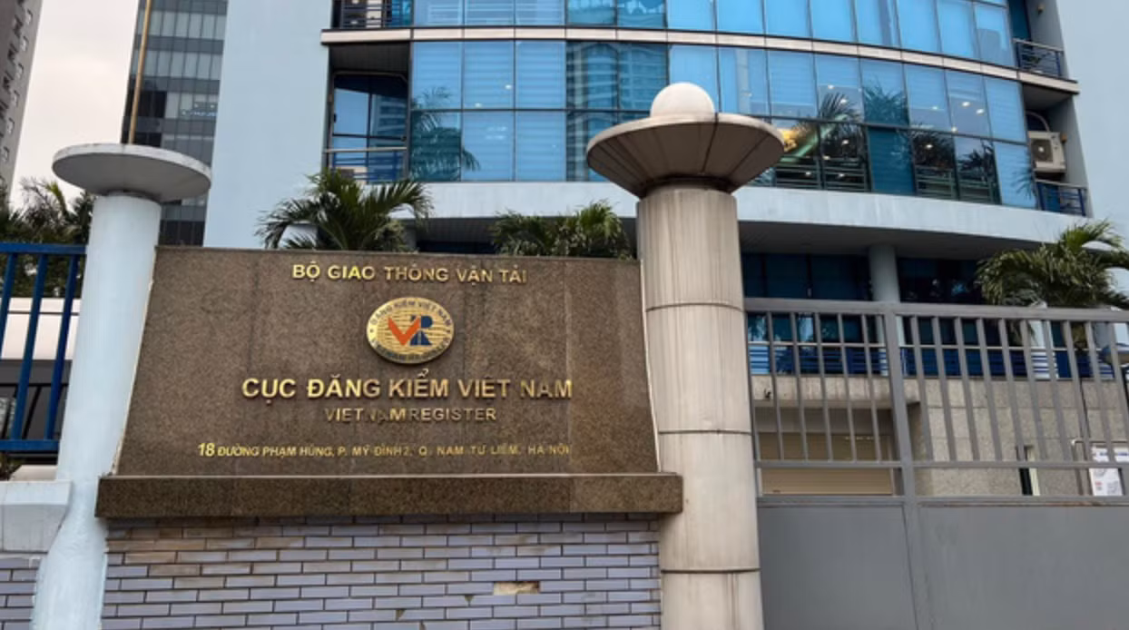 Nhiều cán bộ tại Cục Đăng kiểm bị bắt.