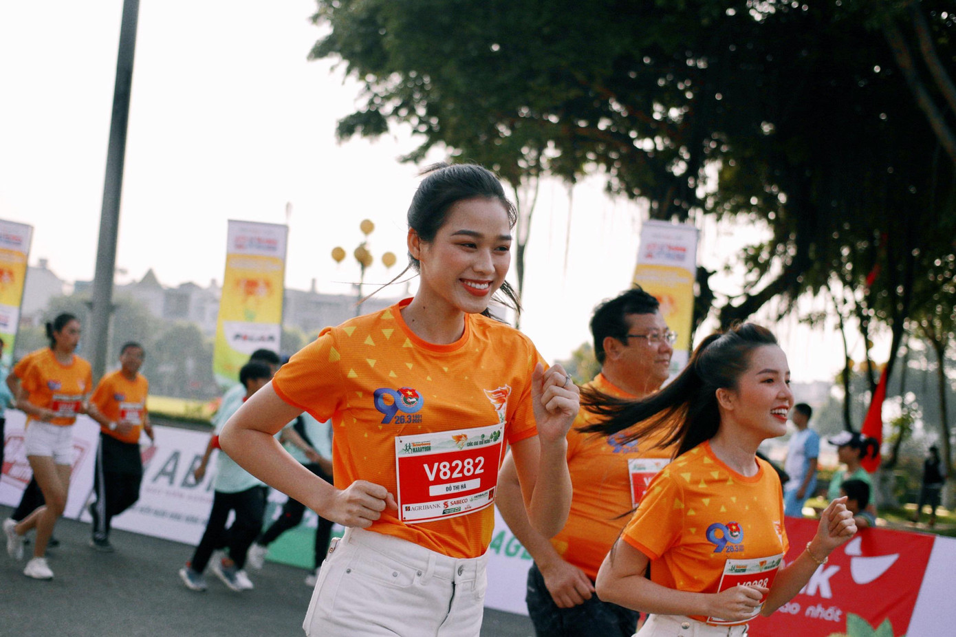 Dù không thể thường xuyên tập chạy nhưng cô nàng quyết tâm chinh phục cự ly ngắn nhất tại Giải Marathon Tiền phong.