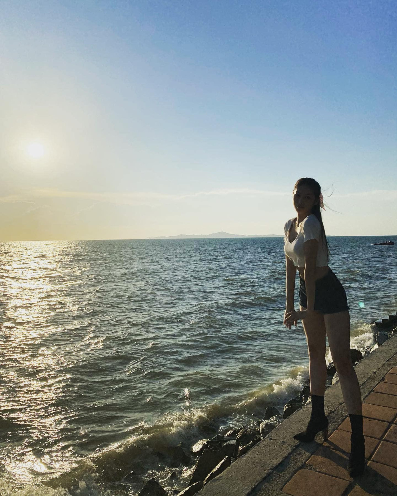 Đây là những hình ảnh tĩnh lặng, bình yên đầu tiên của Ngọc Thảo sau Chung kết cuộc thi Miss Grand International