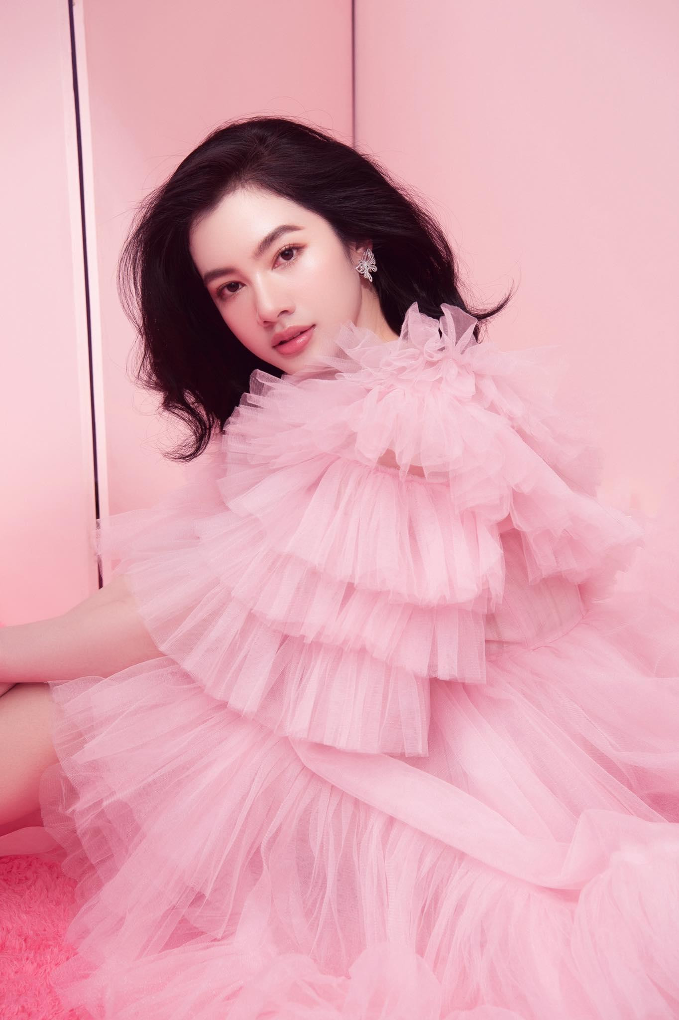 Có thể thấy, Cẩm Đan ngày càng xinh đẹp, quyến rũ và trưởng thành hơn sau cuộc thi.