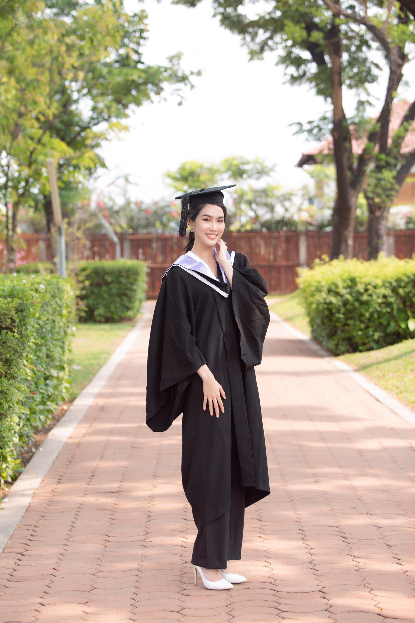 Tài sắc vẹn toàn, Phương Anh được khán giả ủng hộ khi sắp tới cô sẽ đại diện Việt Nam tham dự cuộc thi Miss International 2021 tại Nhật Bản. Là một trong những nàng hậu đại diện cho vẻ đẹp tri thức, cô được nhiều người kỳ vọng sẽ làm nên kỳ tích tại đấu trường nhan sắc quốc tế.