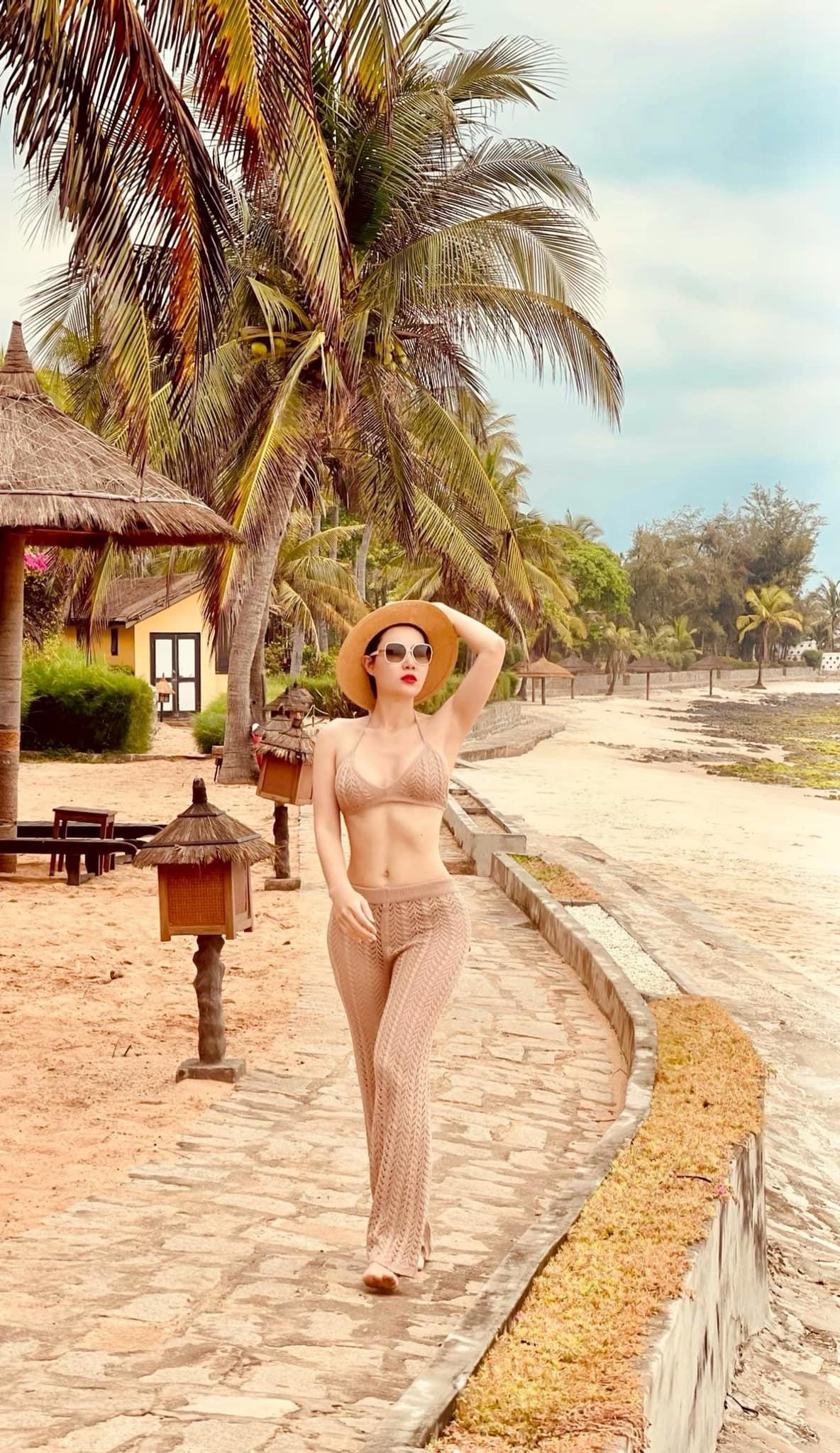 Trước khi gia nhập showbiz, cô từng giành ngôi vị Á hậu Hải Dương khi mới 16 tuổi. Trước khi gia nhập showbiz, cô từng giành ngôi vị Á hậu Hải Dương khi mới 16 tuổi.