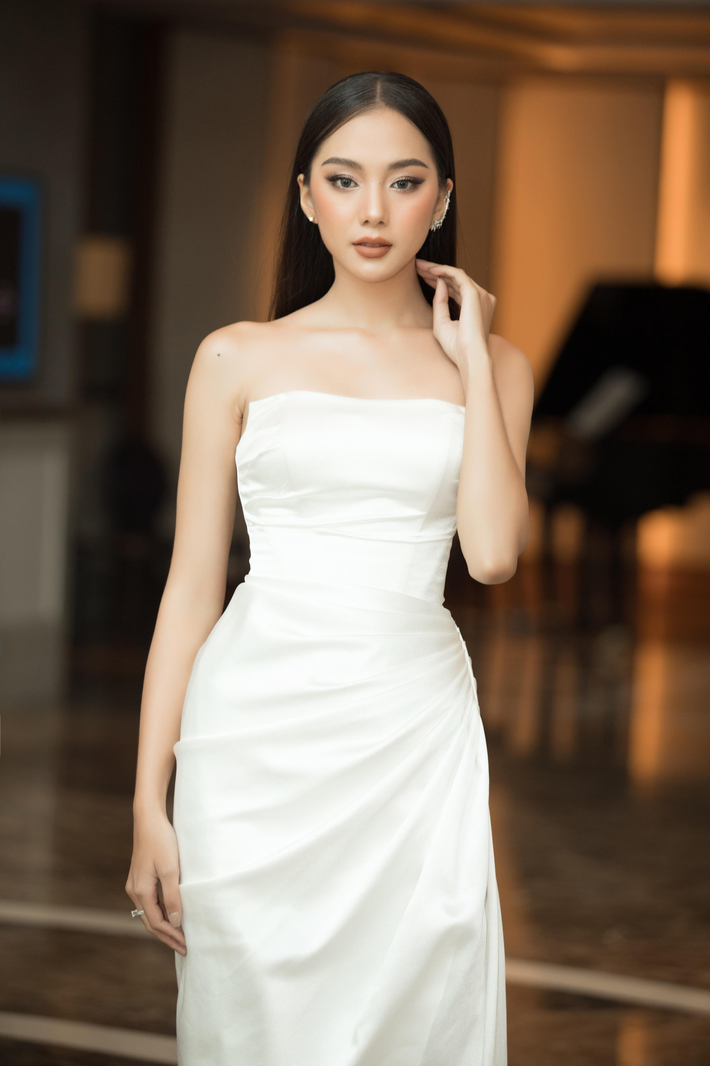 Bích Thùy là cái tên quen thuộc trong làng mẫu Việt Nam. Cô nhận được nhiều lời khen ngợi về thần thái cũng như khả năng catwalk chuyên nghiệp.