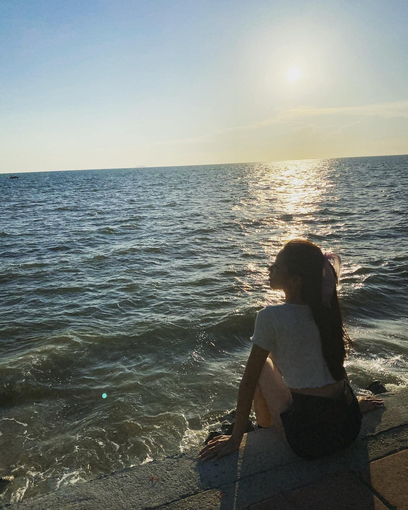 Ngọc Thảo tiết lộ, cô dự kiến về nước vào ngày 6/4 và thực hiện cách ly 14 ngày theo quy định nhập cảnh từ nước ngoài.