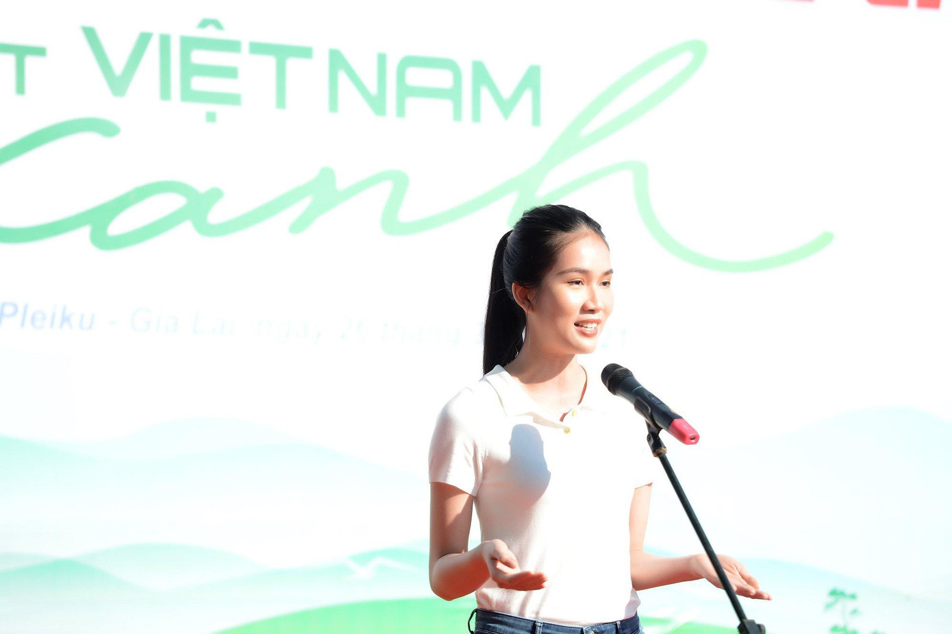 Tại chương trình, Á hậu Việt Nam Phạm Ngọc Phương Anh đại diện cho các bạn trẻ đã phát biểu hưởng ứng chung tay việc trồng cây “Vì một Việt Nam xanh”, lan tỏa “Giấc mơ đại ngàn”.