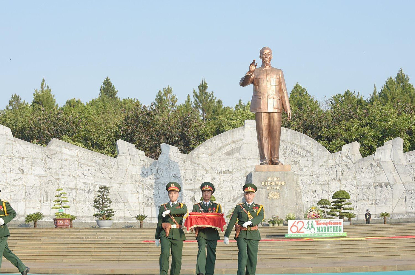 Lực lượng vũ trang tỉnh Gia Lai (thành lập ngày 7/11/1944), sinh ra và trưởng thành trong phong trào đấu tranh cách mạng, dưới sự lãnh đạo của Khu ủy khu 5 và Tỉnh ủy Gia Lai; sự đùm bọc, chăm sóc của nhân dân các dân tộc Tây nguyên.