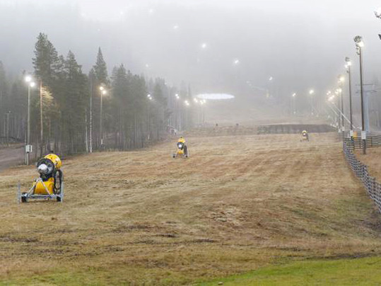 Vì không có tuyết, giải trượt tuyết thế giới phải chuyển từ Phần Lan sang Áo