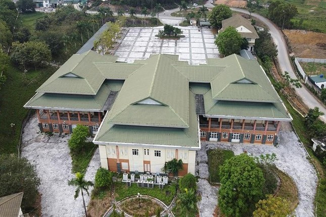 Hiện trạng Trung tâm hội nghị Hàm Rồng hiện nay. Hiện trạng Trung tâm hội nghị Hàm Rồng hiện nay.