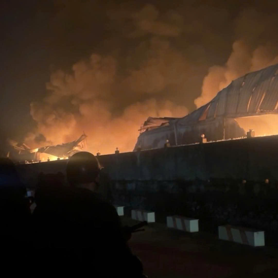 Đám cháy xảy ra tại Công ty TNHH giày Venus Việt Nam có địa chỉ ở huyện Hà Trung.