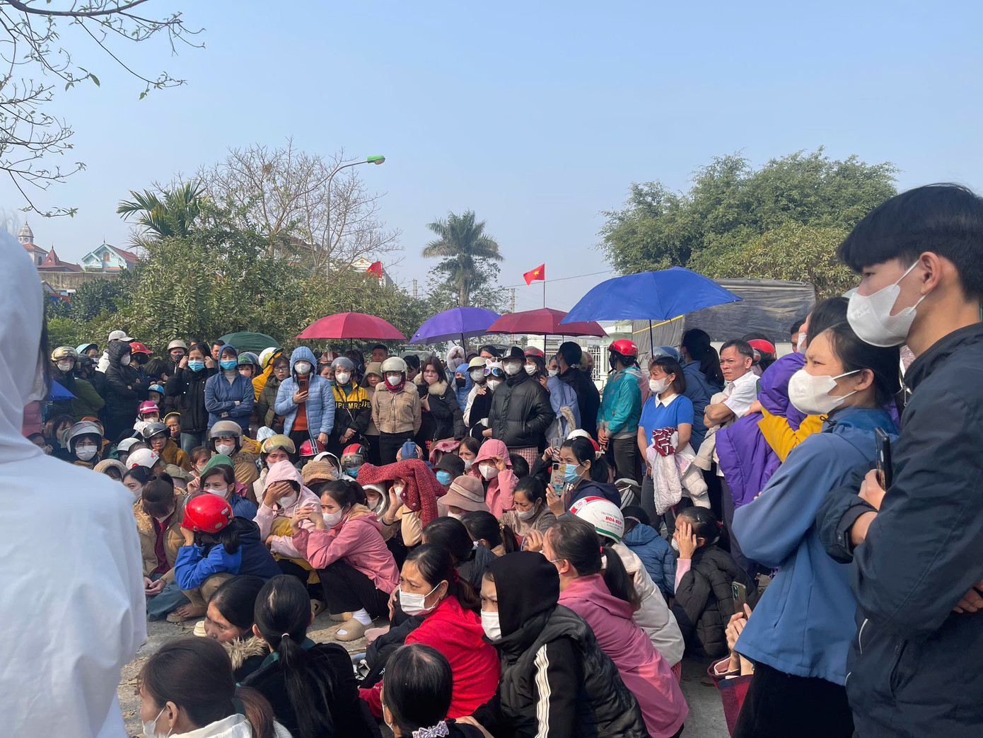 Công nhân Công ty cổ phần May Vạn Hà ngừng việc đòi quyền lợi hôm 21-22/1/2025.