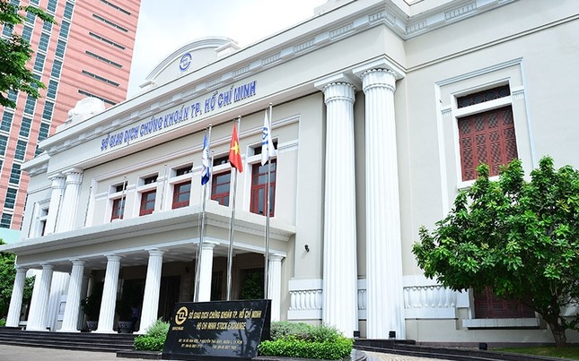 Kết nối từ hệ thống của một số công ty chứng khoán đến sở bị gián đoạn do sự cố mất điện tại trung tâm dữ liệu dự phòng của HoSE. Kết nối từ hệ thống của một số công ty chứng khoán đến sở bị gián đoạn do sự cố mất điện tại trung tâm dữ liệu dự phòng của HoSE.