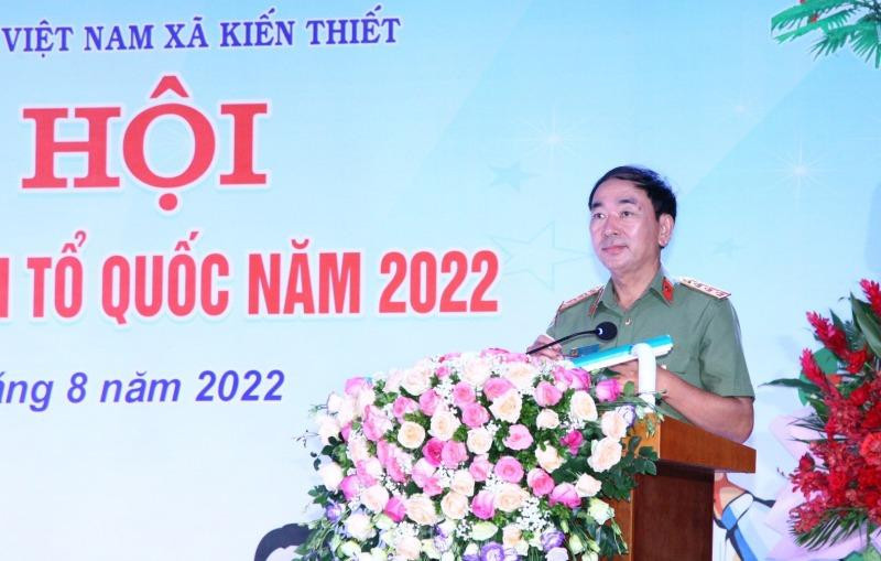 Thứ trưởng Trần Quốc Tỏ phát biểu tại "Ngày hội toàn dân bảo vệ An ninh Tổ quốc" xã Kiến Thiết.