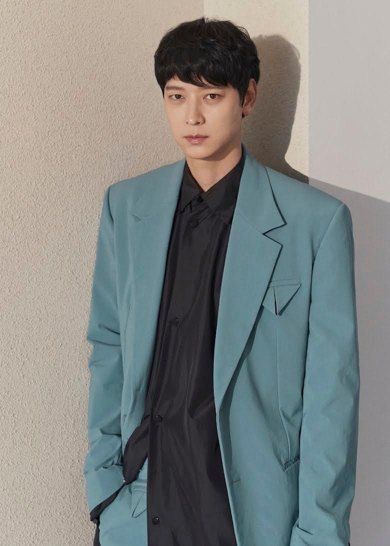 &quot;Thánh sống&quot; Kang Dong Won...