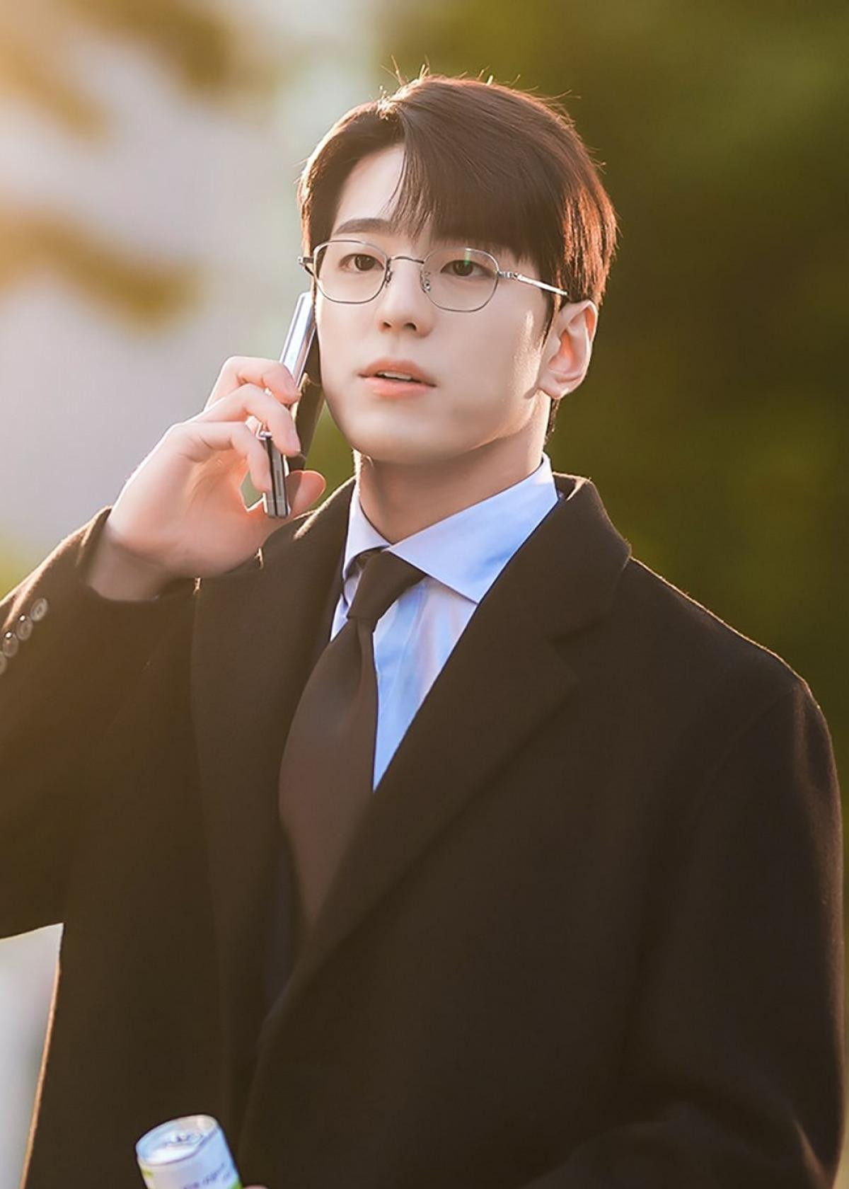 Nam phụ &quot;Hẹn hò chốn công sở&quot; Kim Min Kyu có 14 phiếu bầu.