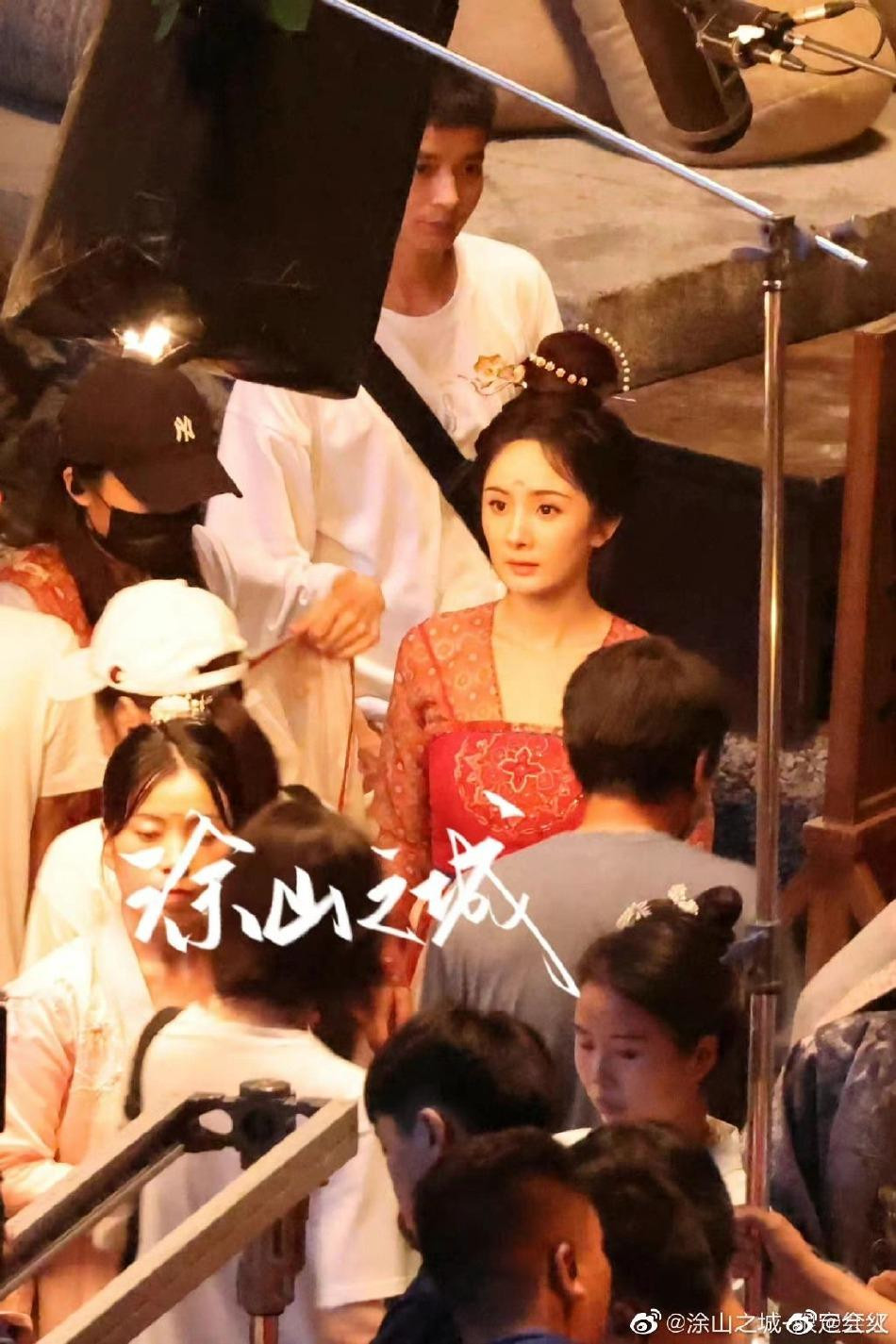 Dù đã ở tuổi U40, Dương Mịch dường như không thay đổi nhiều so với những năm đôi mươi.