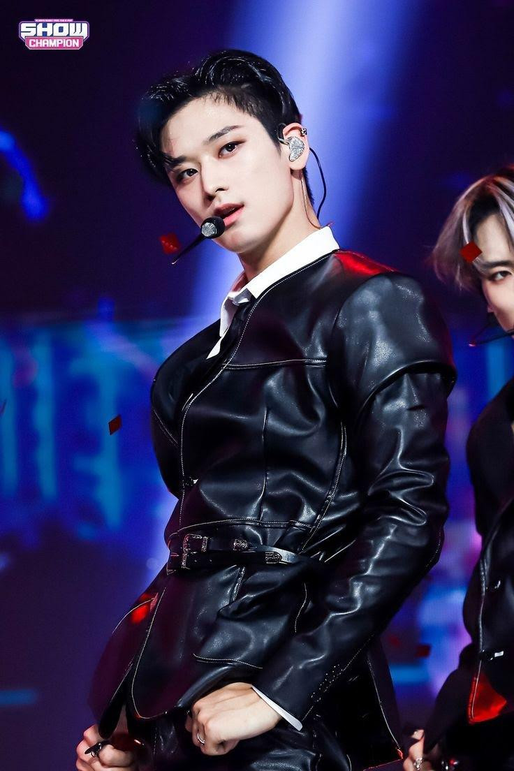 Thành viên sinh năm 1998 của The Boyz Juyeon nhận được 16 phiếu bầu.
