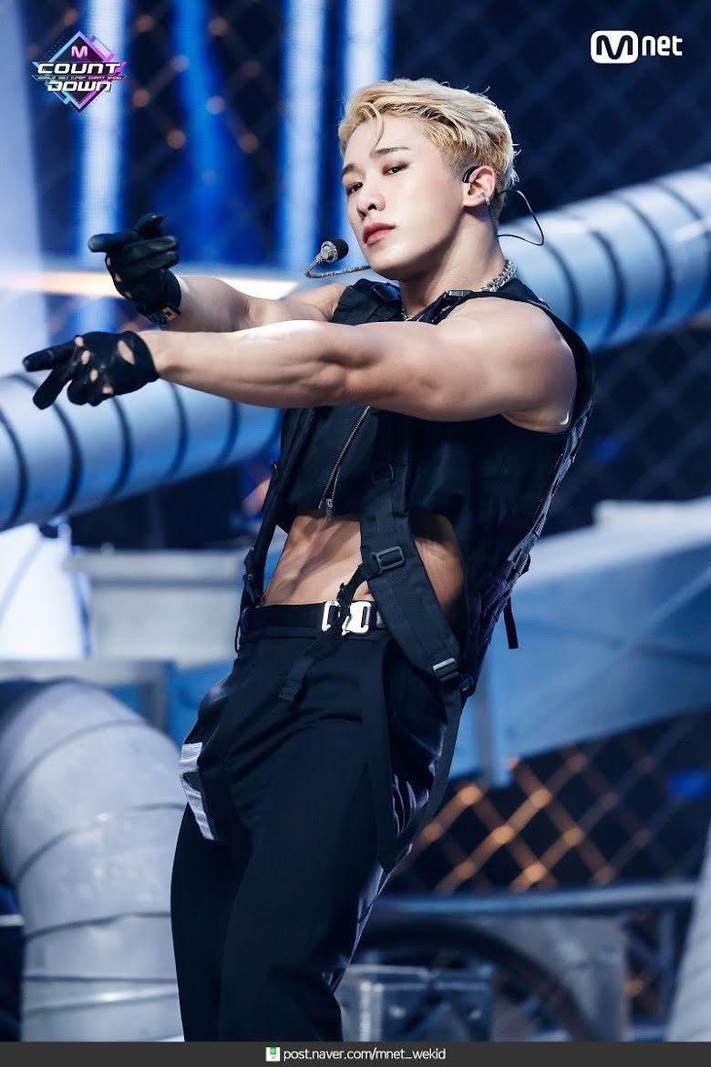 Cựu thành viên nhóm MONSTA X Wonho xếp hạng 16 với 12 phiếu bầu.