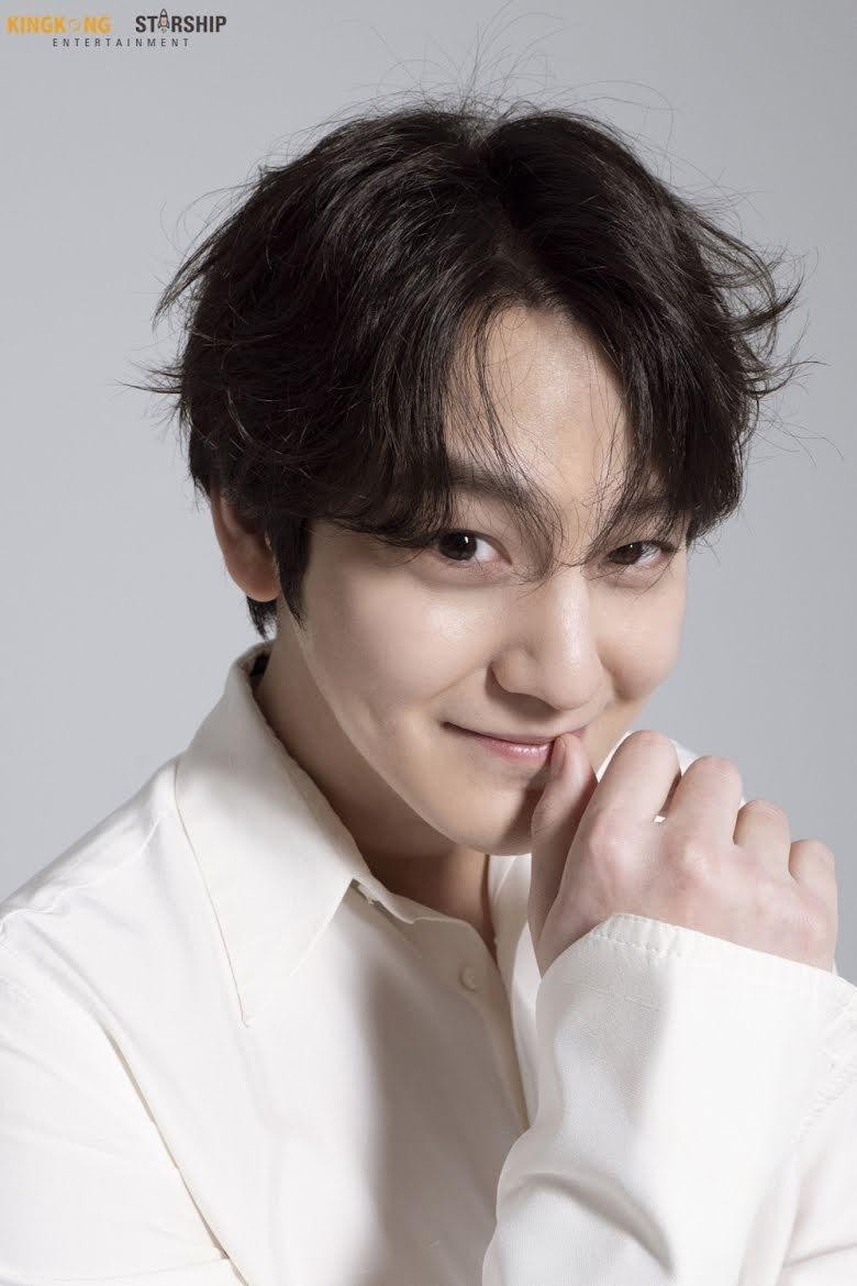 21. Kim Bum xuất thân sao nhí, bắt đầu nổi tiếng ở châu Á sau "bom tấn" truyền hình "Boys Over Flowers". Anh khiến fan nữ mê mệt với ngoại hình "đẹp hơn hoa", công tử. 21. Kim Bum xuất thân sao nhí, bắt đầu nổi tiếng ở châu Á sau "bom tấn" truyền hình "Boys Over Flowers". Anh khiến fan nữ mê mệt với ngoại hình "đẹp hơn hoa", công tử.