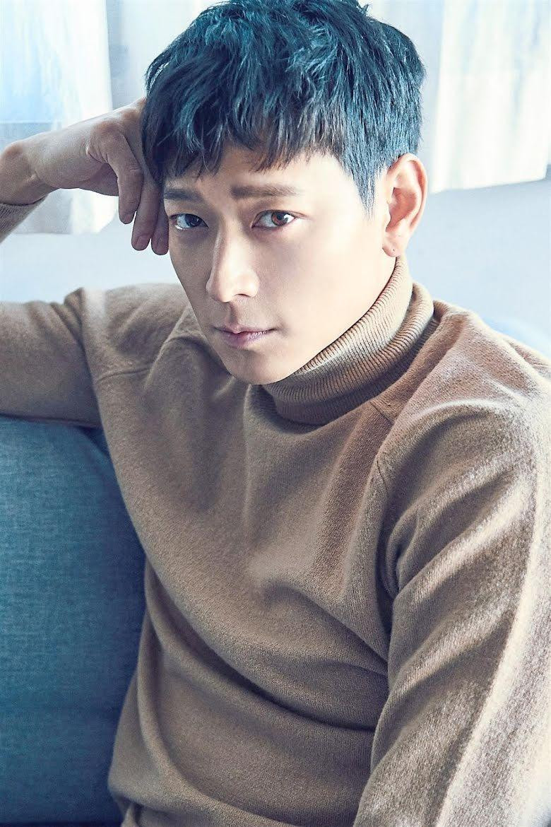 25. "Chốt" danh sách là Kang Dong Won. Anh được mệnh danh là "thánh sống" của showbiz Hàn Quốc vì có trong tay tất cả mọi thứ: nhan sắc "hoa mĩ nam", kỹ năng diễn xuất ấn tượng, học vấn xuất sắc, gia đình bề thế và nhân cách "vàng". 25. "Chốt" danh sách là Kang Dong Won. Anh được mệnh danh là "thánh sống" của showbiz Hàn Quốc vì có trong tay tất cả mọi thứ: nhan sắc "hoa mĩ nam", kỹ năng diễn xuất ấn tượng, học vấn xuất sắc, gia đình bề thế và nhân cách "vàng".