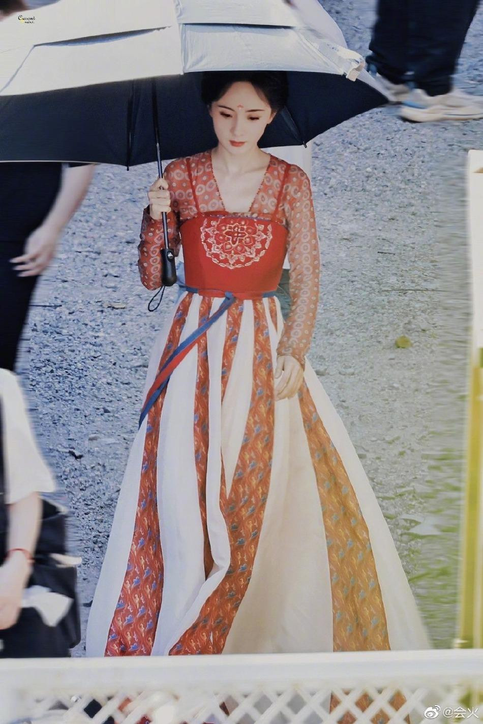 &quot;Người tình màn ảnh&quot; lần này của Dương Mịch là đàn em kém 6 tuổi, Cung Tuấn, thủ vai đạo sĩ Đông Phương Nguyệt Sơ.