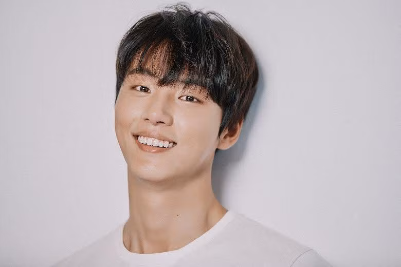Tài tử "Vua bánh mì" Yoon Si Yoon...