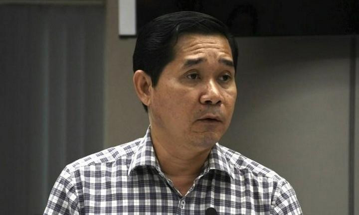 Ông Trần Quang Tú, Giám đốc Sở Nội vụ tỉnh Đồng Nai, thông tin trường hợp 2 vợ chồng phó giám đốc sở xin nghỉ việc. Ảnh: NLĐ Ông Trần Quang Tú, Giám đốc Sở Nội vụ tỉnh Đồng Nai, thông tin trường hợp 2 vợ chồng phó giám đốc sở xin nghỉ việc. Ảnh: NLĐ