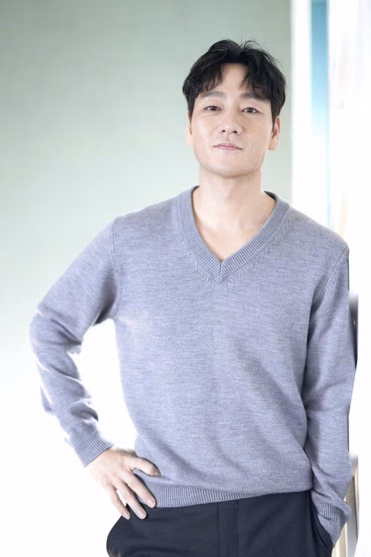 Tài tử "Trò chơi con mực" Park Hae Soo cũng có tên trong danh sách.
