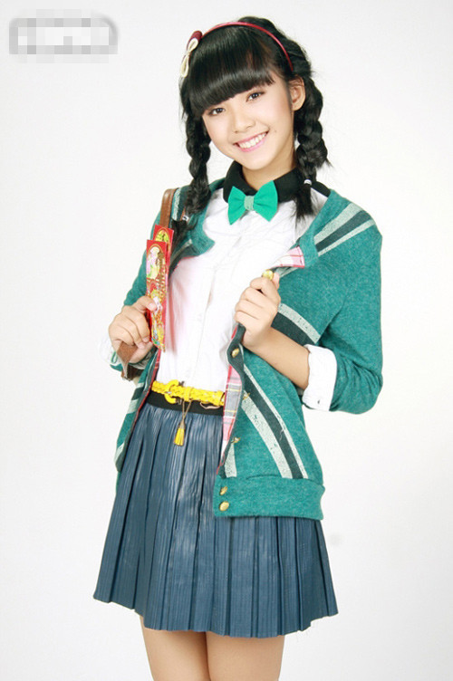 Hiền Thục Hoa hậu Ngọc Hân. "Nữ hoàng nội y" Ngọc Trinh Ca sĩ Phương Linh Hot girl Chi Pu Trúc Diễm Yến Trang Hot girl Kelly "Công chúa bong bóng" Bảo Thy Elly Trần Kim Hiền Trương Ngọc Ánh Hot girl Midu Dương Yến Ngọc Hồ Ngọc Hà Siêu mẫu Trang Trần Hot girl Huyền Lizze Jenifer Phạm "Bà mẹ nhí" Phương Trinh. Bảo Trân