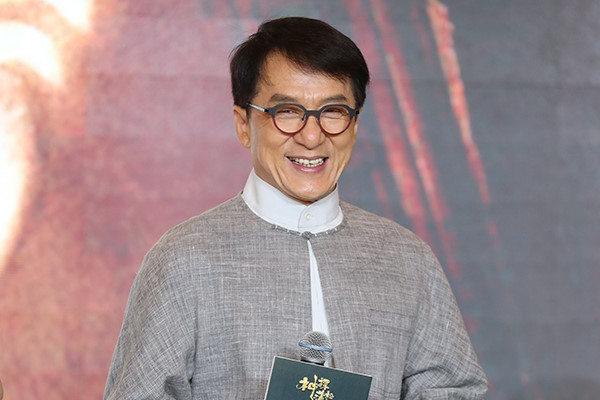 Di chúc 350 triệu USD, Thành Long có cho con gái rơi đang nhặt rác ở Canada? ảnh 1