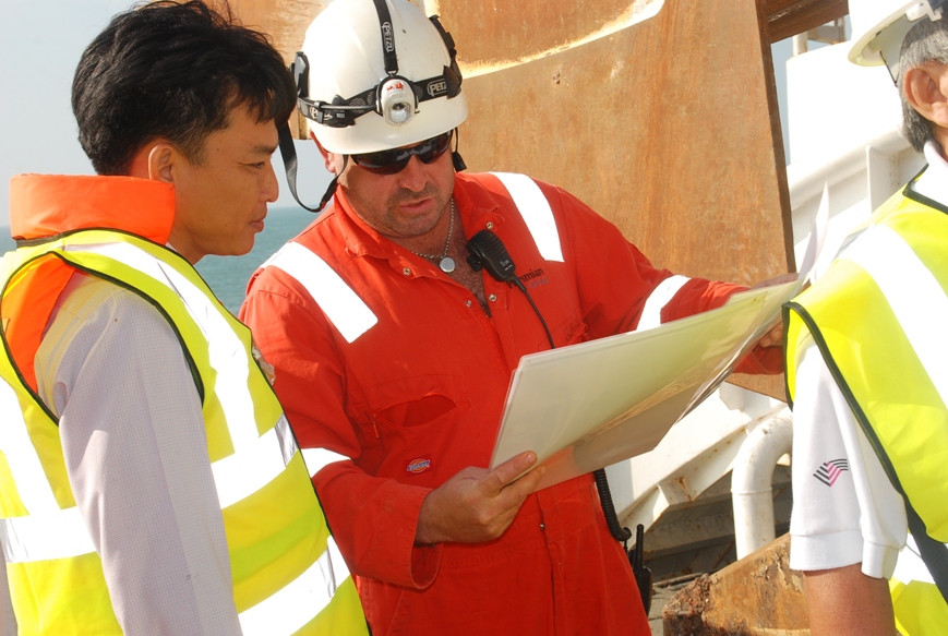 Công nhân đang làm việc