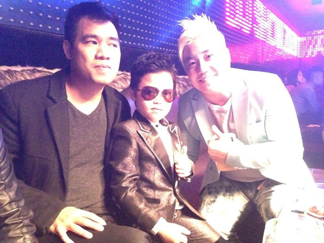 Trước đó, Hwang Min Woo cũng có mặt tại vài tụ điểm âm nhạc để xem các nghệ sĩ Việt biểu diễn nhằm thăm dò thị trường ca nhạc Việt