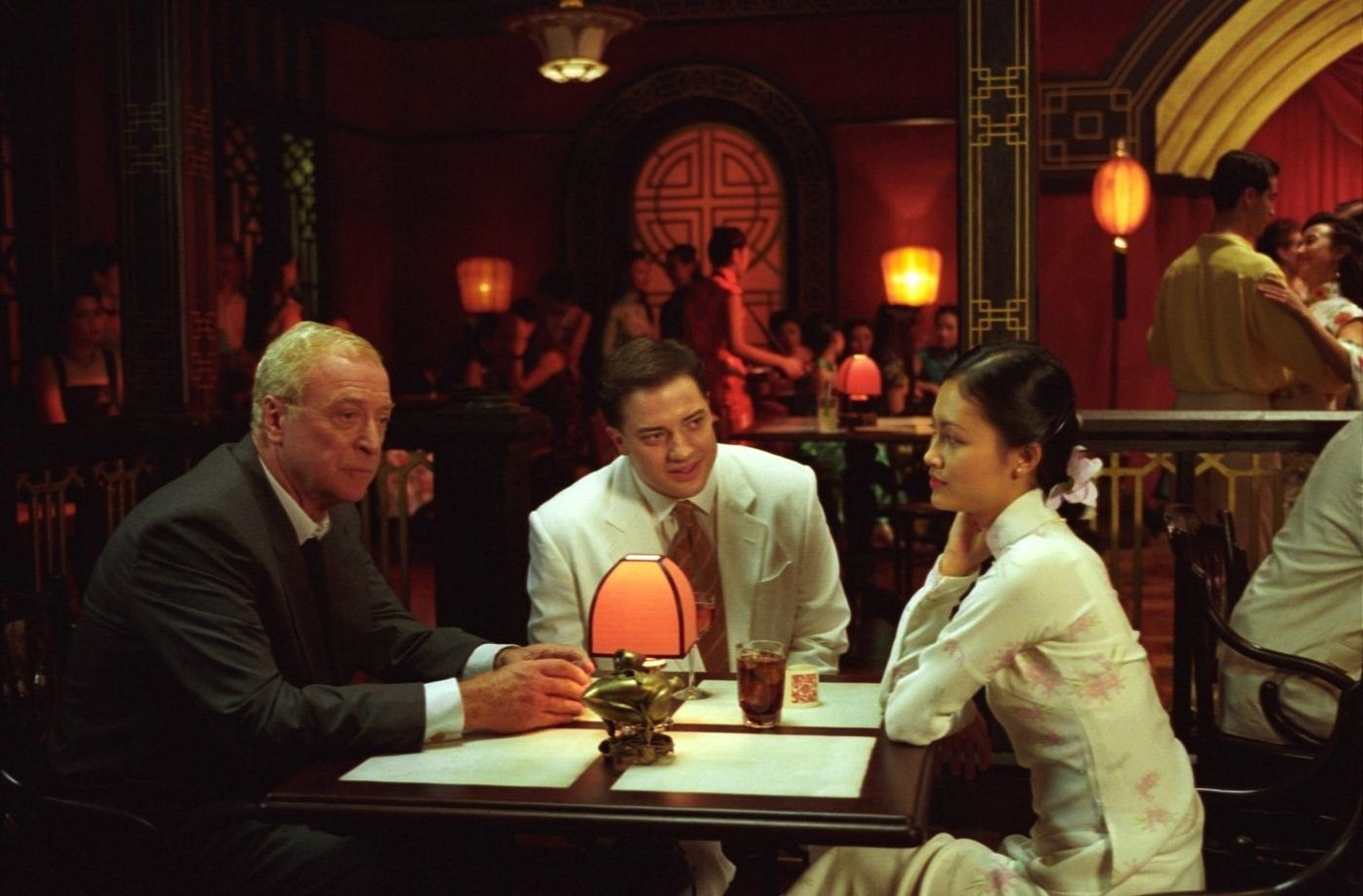 Michael Caine, Brendan Fraser và Đỗ Thị Hải Yến trong Người Mỹ trầm lặng.