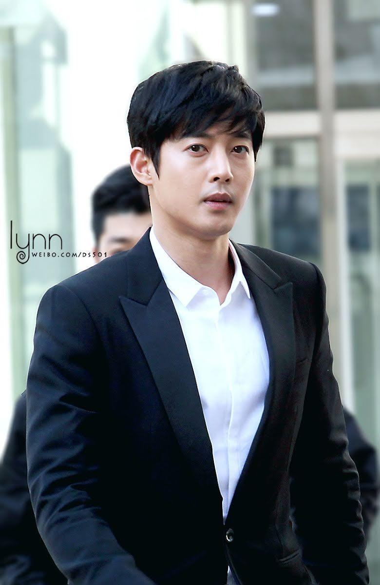 6. Kim Hyun Joong dần lấy lại thiện cảm từ người hâm mộ sau khi được minh oan trong vụ bạo hành bạn gái và "ghi điểm" vì cứu sống một thực khách trong nhà hàng mà anh tình cờ ghé vào. Anh có hơn 10.000 bình chọn.
