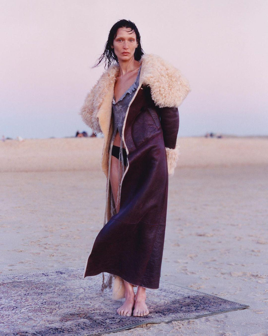 Sắp tới, Bella sẽ ra mắt với vai trò mới - một diễn viên. Cô tham gia "Ramy" - bộ phim truyền hình về người Mỹ theo đạo Hồi bị giằng xé giữa văn hóa gia đình và chủ nghĩa hư vô của nước Mỹ. Được biết, Bella sinh ra trong gia đình người Mỹ gốc Palestine.