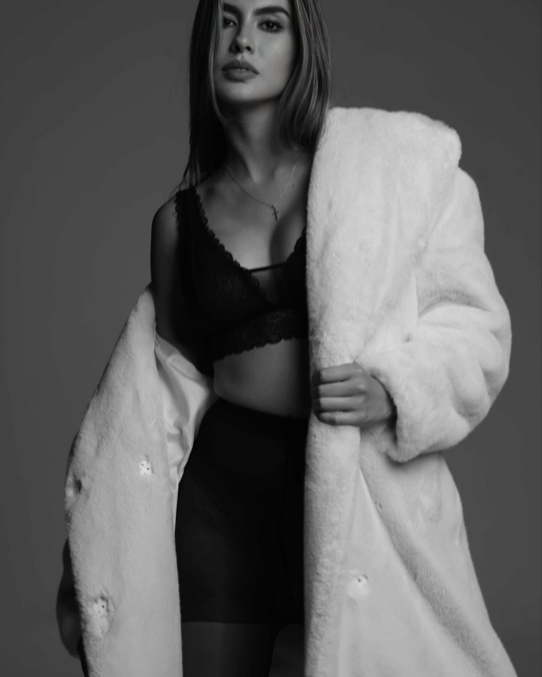 Maria từng giành giải Á hậu tại Senorita Colombia 2019 - một trong những cuộc thi nhan sắc lâu đời và uy tín nhất tại Colombia.