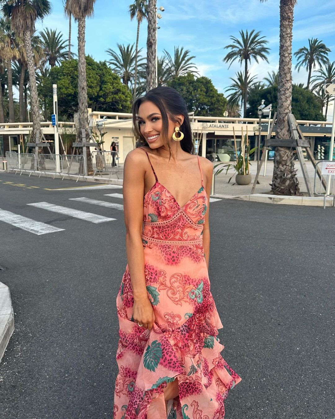 Noelia Voigt trong các sự kiện bên lề tại Cannes.