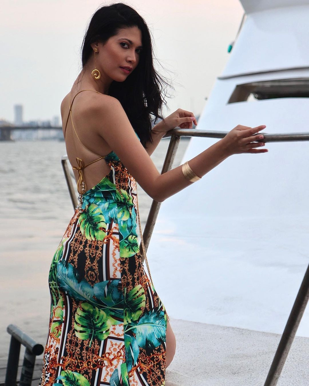 Maria cũng có kinh nghiệm thi sắc đẹp ấn tượng. Cô từng giành giải Hoa hậu Turismo Globo Ecuador 2021, Á hậu 1 tại cuộc thi CNB Ecuador 2023.