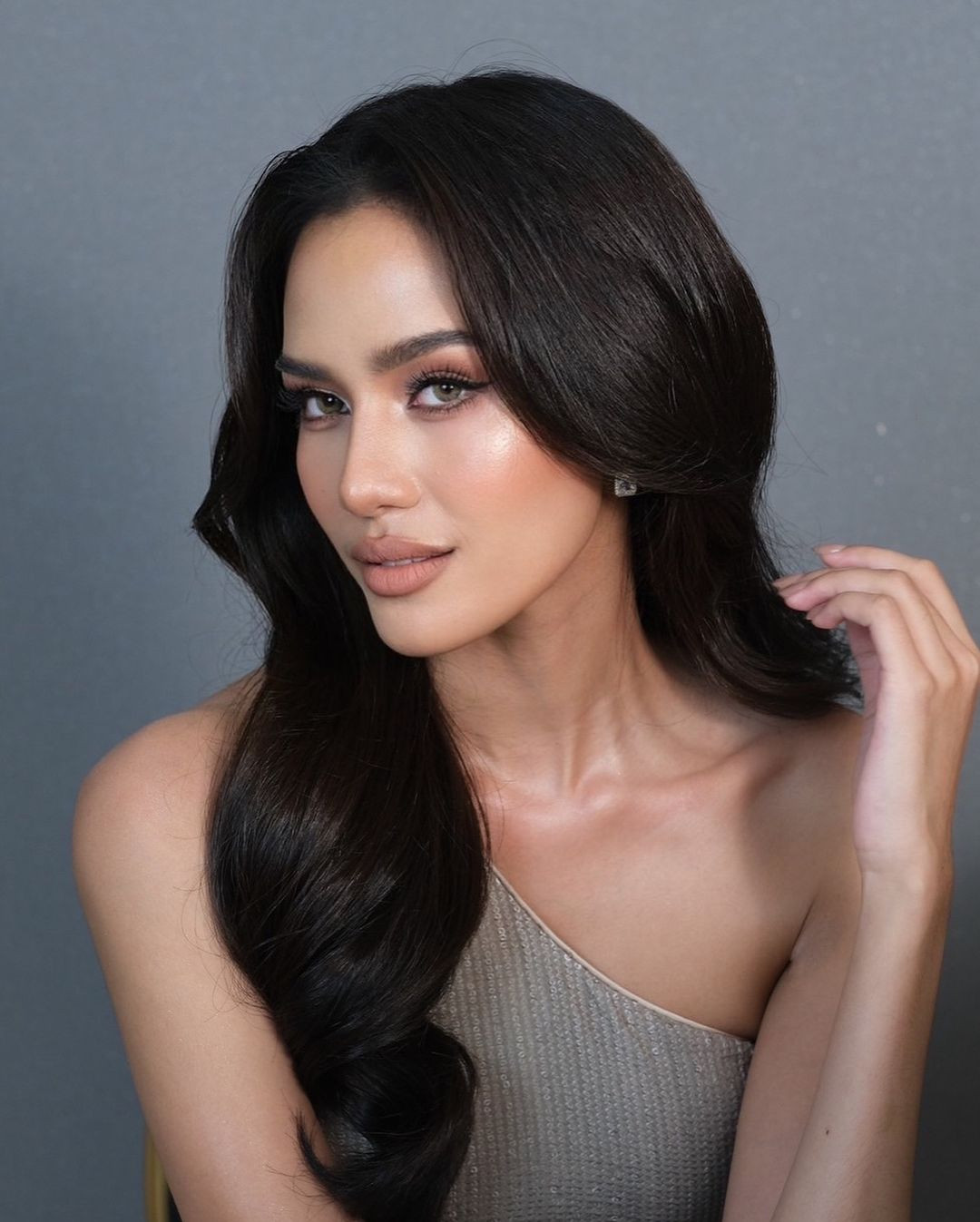 Opal Suchata hiện là thí sinh đại diện cho Bangkok tại cuộc thi Hoa hậu Hoàn vũ Thái Lan 2024.