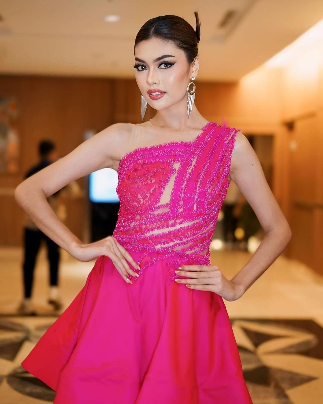 Indonesia là quốc gia thành công ở sân chơi Hoa hậu Hòa bình. Năm ngoái, đại diện Indonesia là người đẹp Ritassya Wellgreat đã giành ngôi Á hậu 5 tại cuộc thi Hoa hậu Hòa bình Quốc tế 2023 được tổ chức ở Việt Nam.